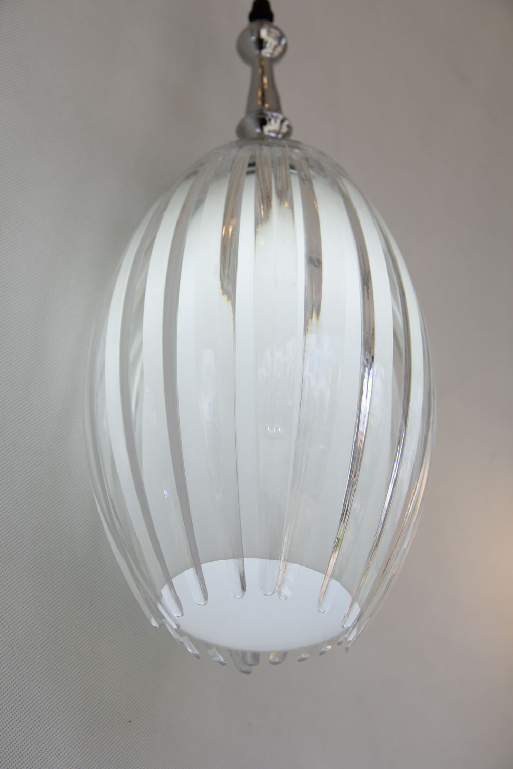 Glass pendent White & White