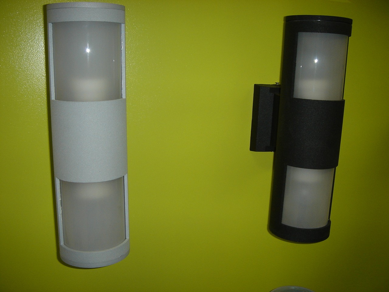 100mm Round Front Screen 2 x 60w  IP44